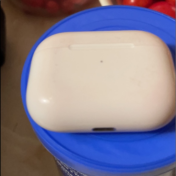 Air Pod Pro - Picture 2 of 2